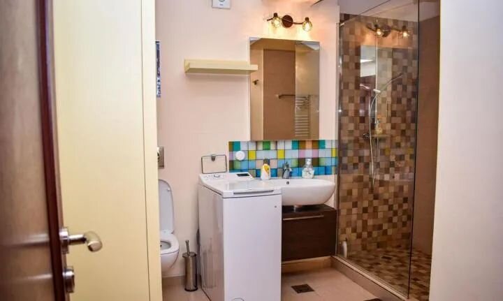 Vitan Mall, bloc 2011.